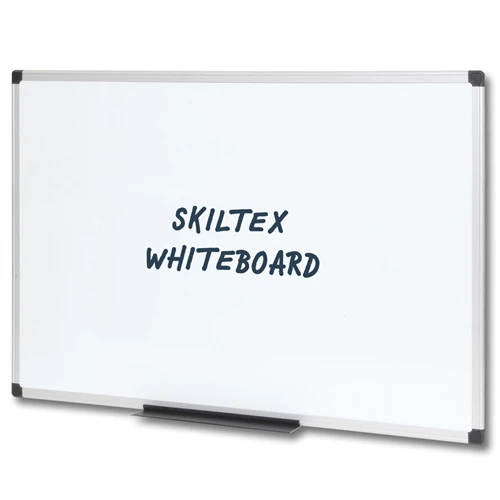 Whiteboard med ramme af sølv aluminium
