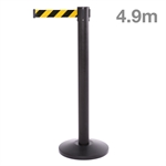 QueuePro Sort Afspærringsstolpe med gult/sort bånd - 490 cm